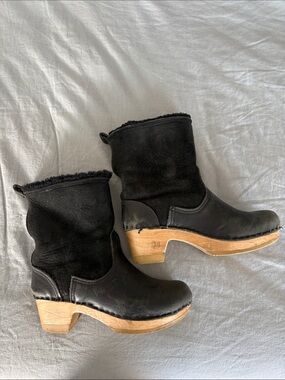 SVEN wooden clog leather and sherling lined boot